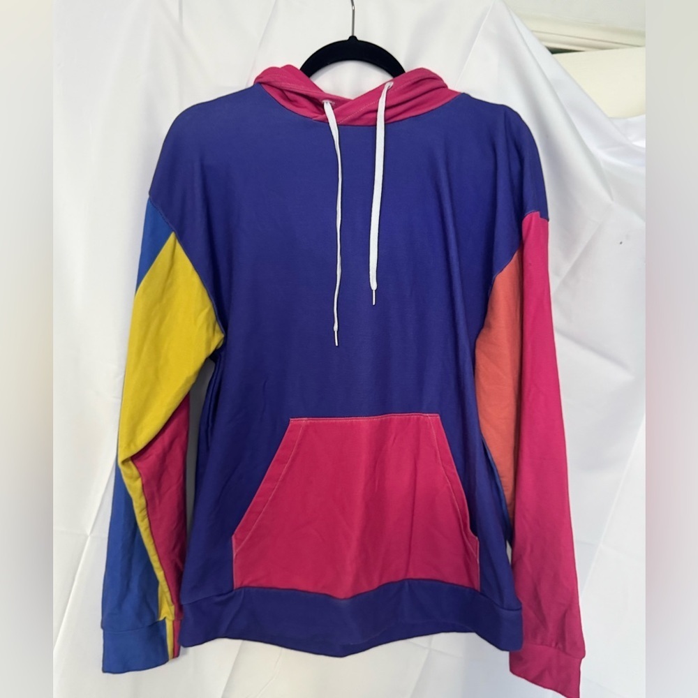 Color Block Hoodie in Sz Medium